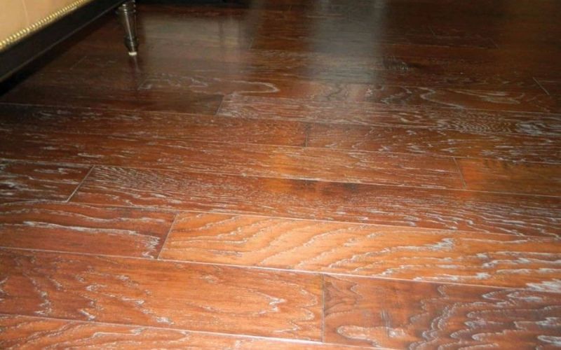 sàn gỗ bị ngấm nước